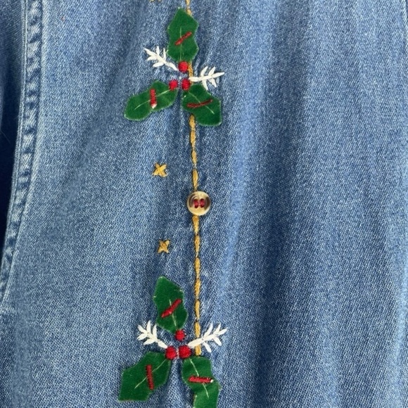 Vintage Victoria Jones Women’s Christmas Embroidered Denim Button Shirt - Picture 6 of 7